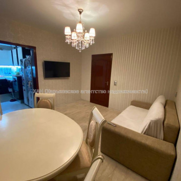 Продам квартиру, Победы просп. , 1 кім., 83 м², евроремонт 