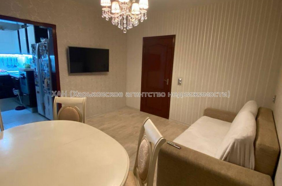 Продам квартиру, Победы просп. , 1 кім., 83 м², евроремонт 