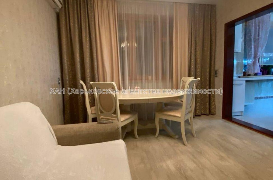 Продам квартиру, Победы просп. , 1 кім., 83 м², евроремонт 