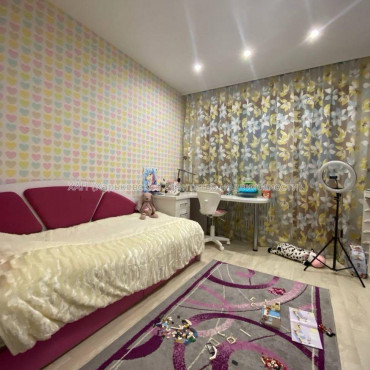 Продам квартиру, Победы просп. , 1 кім., 83 м², евроремонт 