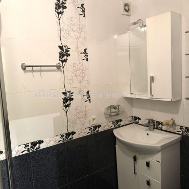 Продам квартиру, Тракторостроителей просп. , 2 кім., 45 м², капитальный ремонт 