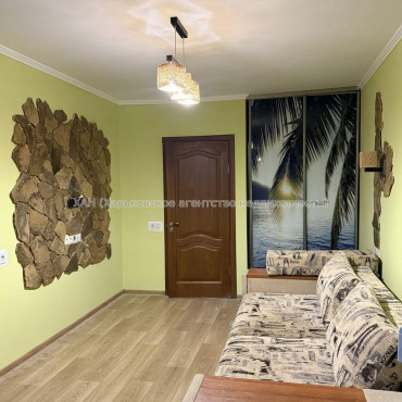 Продам квартиру, Тракторостроителей просп. , 2 кім., 45 м², капитальный ремонт 