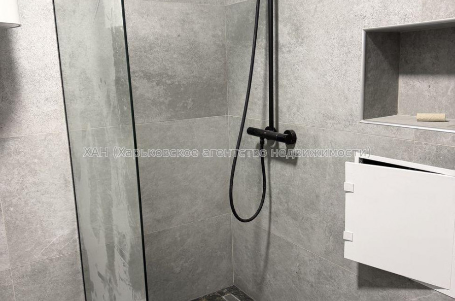 Продам квартиру, Юрия Паращука ул. , 2  ком., 46 м², авторский дизайн 