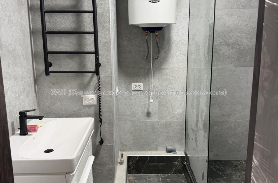 Продам квартиру, Юрия Паращука ул. , 2  ком., 46 м², авторский дизайн 