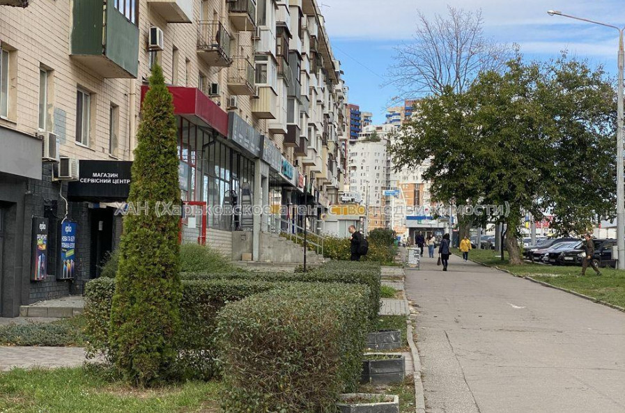 Продам квартиру, Науки просп. , 2 кім., 41.10 м², без отделочных работ 