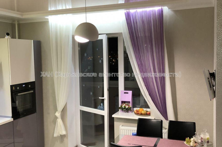 Продам квартиру, Дача 55 ул. , 2  ком., 50 м², авторский дизайн 