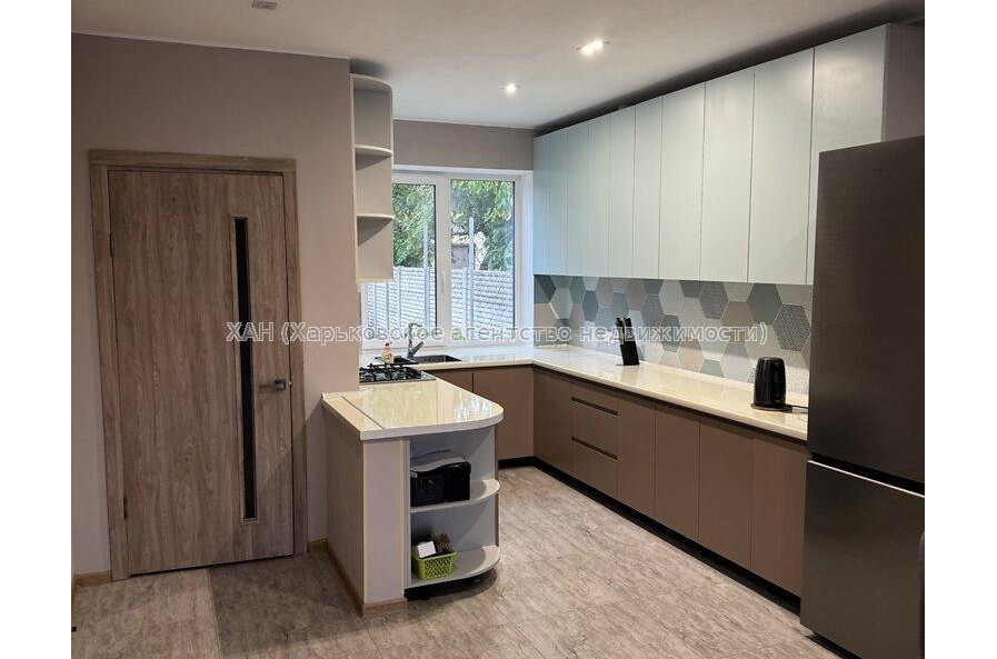 Продам дом, Льва Ландау просп. , 100 м², 3 сот., капитальный ремонт 