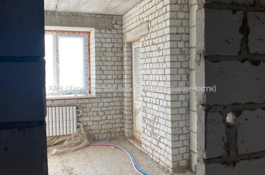Продам квартиру, Гвардейцев Широнинцев ул. , 3 кім., 101 м², без внутренних работ 