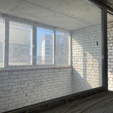 Продам квартиру, Гвардейцев Широнинцев ул. , 3 кім., 101 м², без внутренних работ 