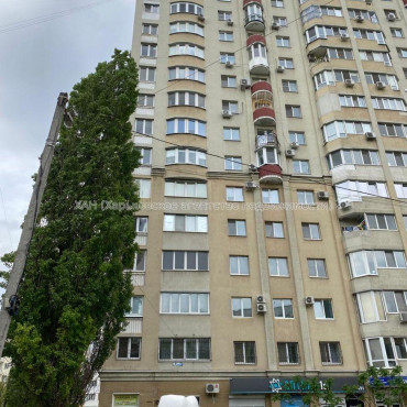 Продам квартиру, Гвардейцев Широнинцев ул. , 3 кім., 101 м², без внутренних работ 