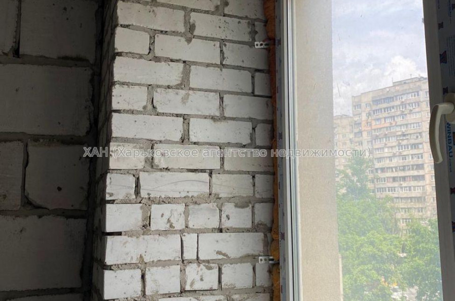 Продам квартиру, Гвардейцев Широнинцев ул. , 3 кім., 101 м², без внутренних работ 
