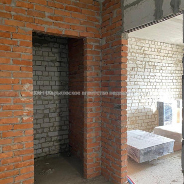 Продам квартиру, Гвардейцев Широнинцев ул. , 3 кім., 101 м², без внутренних работ 