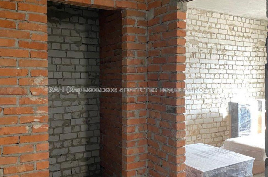Продам квартиру, Гвардейцев Широнинцев ул. , 3 кім., 101 м², без внутренних работ 