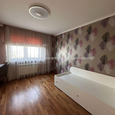 Продам квартиру, Клочковская ул. , 3 кім., 69.70 м², евроремонт 