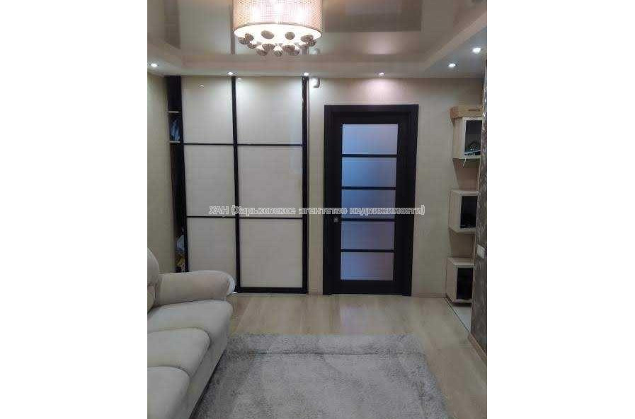 Продам квартиру, 23 Августа ул. , 2  ком., 47 м², евроремонт 