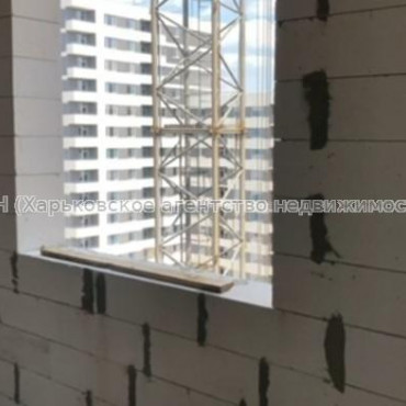 Продам квартиру, Льва Ландау просп. , 3 кім., 93 м², без внутренних работ 