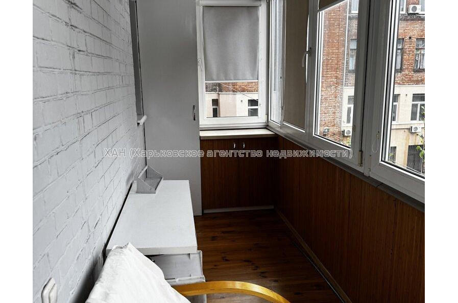 Продам квартиру, Кандаурова ул. , 3 кім., 91.80 м², косметический ремонт 