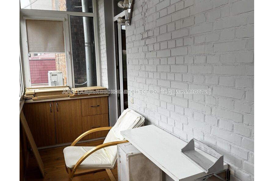Продам квартиру, Кандаурова ул. , 3 кім., 91.80 м², косметический ремонт 