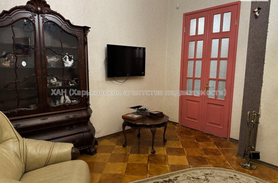 Продам квартиру, Кандаурова ул. , 3 кім., 91.80 м², косметический ремонт 