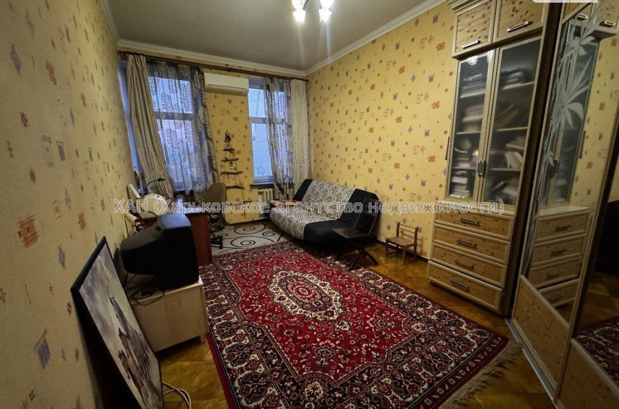 Продам квартиру, Кандаурова ул. , 3 кім., 91.80 м², косметический ремонт 