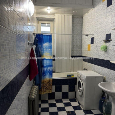 Продам квартиру, Кандаурова ул. , 3 кім., 91.80 м², косметический ремонт 