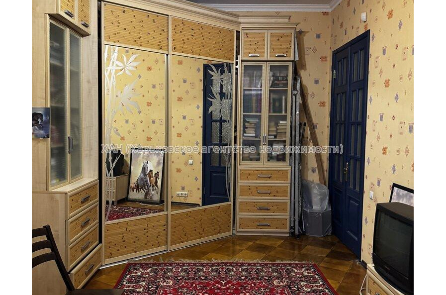 Продам квартиру, Кандаурова ул. , 3 кім., 91.80 м², косметический ремонт 