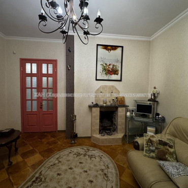Продам квартиру, Кандаурова ул. , 3 кім., 91.80 м², косметический ремонт 
