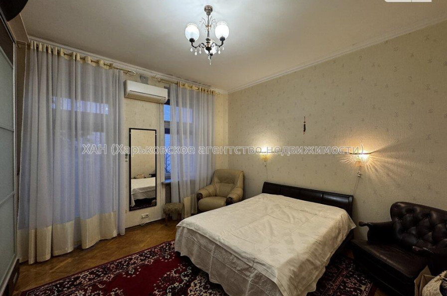 Продам квартиру, Кандаурова ул. , 3 кім., 91.80 м², косметический ремонт 