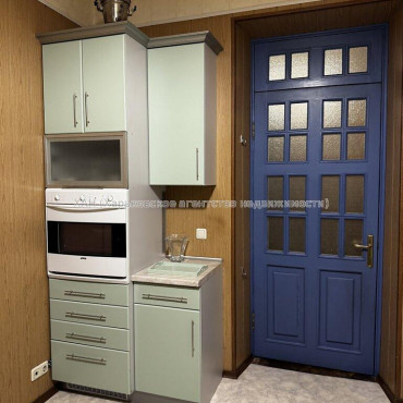 Продам квартиру, Кандаурова ул. , 3 кім., 91.80 м², косметический ремонт 