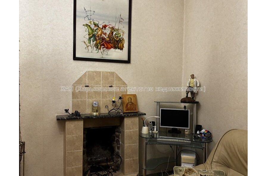 Продам квартиру, Кандаурова ул. , 3 кім., 91.80 м², косметический ремонт 