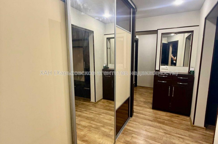 Продам квартиру, Каденюка ул. , 6 , 3 кім., 70 м², евроремонт 