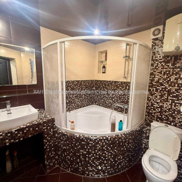 Продам квартиру, Каденюка ул. , 6 , 3 кім., 70 м², евроремонт 