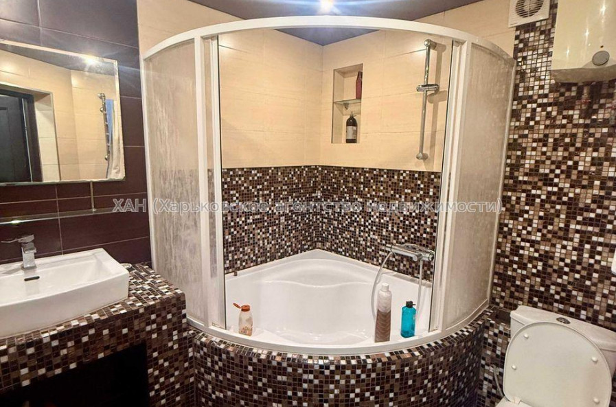 Продам квартиру, Каденюка ул. , 6 , 3 кім., 70 м², евроремонт 