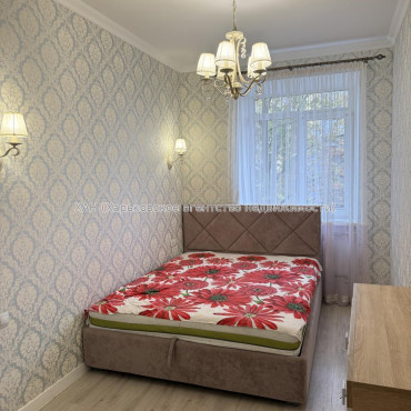 Продам квартиру, Куликовский спуск , 8/10 , 2  ком., 53 м², капитальный ремонт 