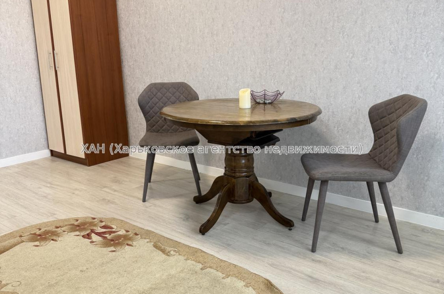 Продам квартиру, Куликовский спуск , 8/10 , 2  ком., 53 м², капитальный ремонт 