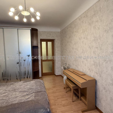 Сдам квартиру, Свободы ул. , 12/16 , 2  ком., 70 м², капитальный ремонт 