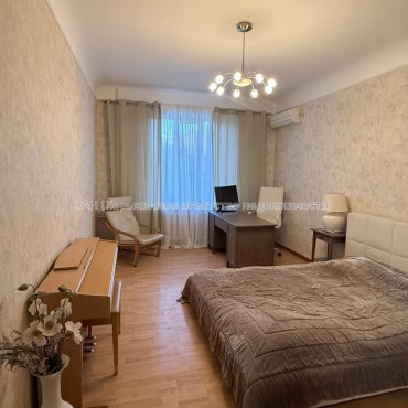 Сдам квартиру, Свободы ул. , 12/16 , 2  ком., 70 м², капитальный ремонт 