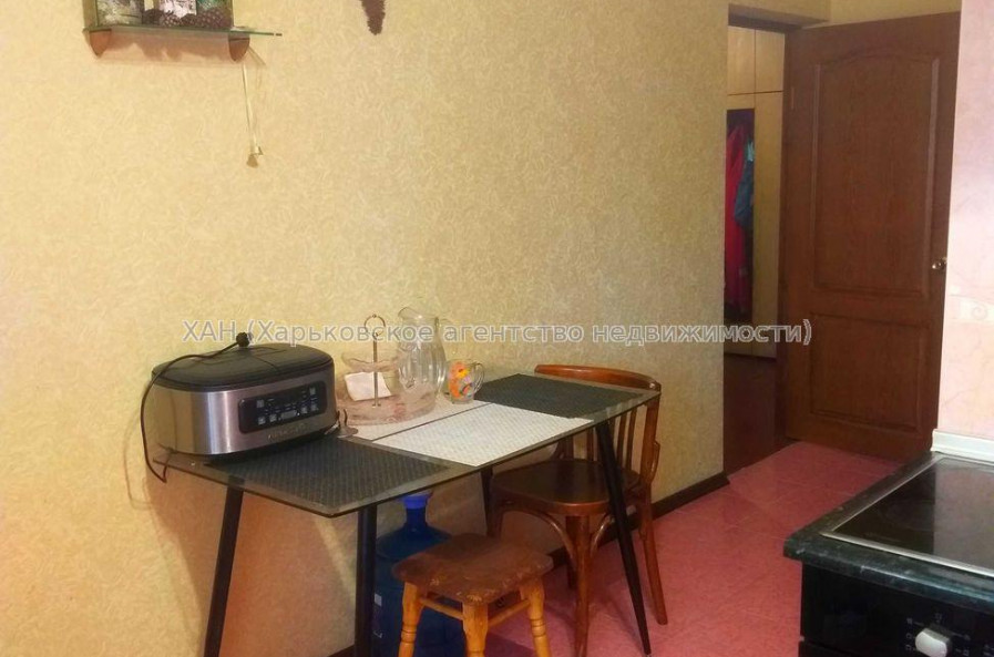 Продам квартиру, Леся Сердюка ул. , 3  ком., 69 м², косметический ремонт 