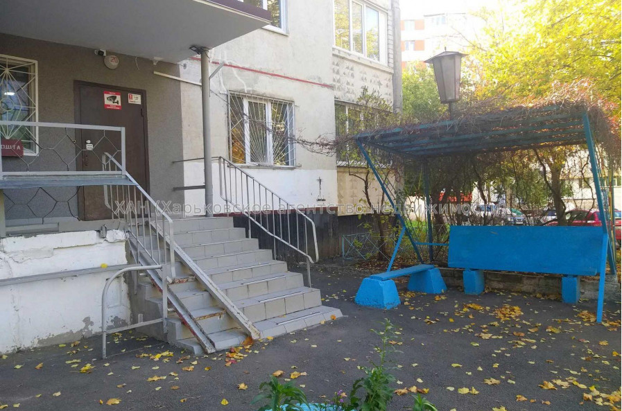 Продам квартиру, Леся Сердюка ул. , 3  ком., 69 м², косметический ремонт 