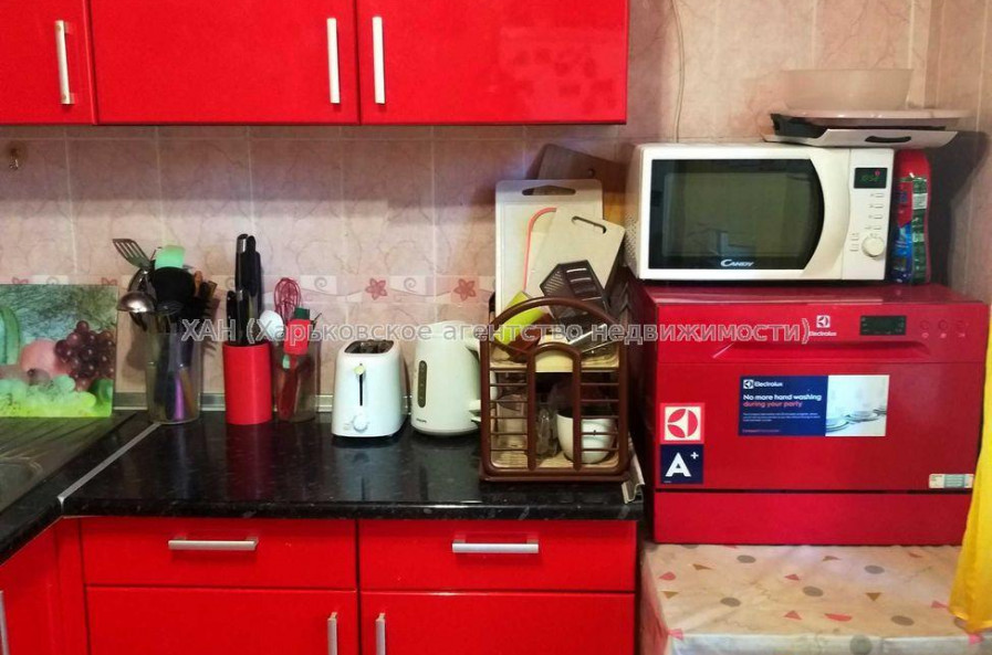 Продам квартиру, Леся Сердюка ул. , 3  ком., 69 м², косметический ремонт 