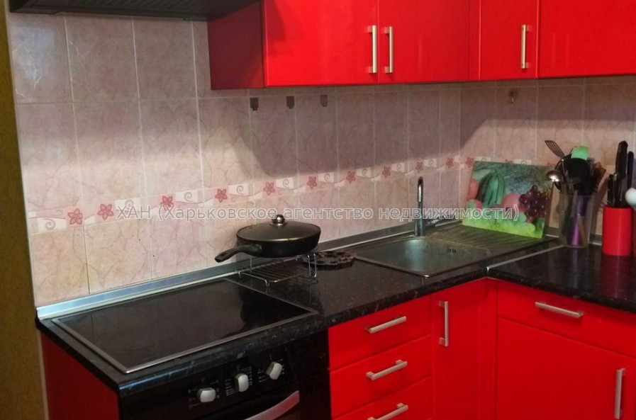 Продам квартиру, Леся Сердюка ул. , 3  ком., 69 м², косметический ремонт 
