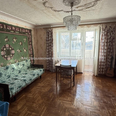 Продам квартиру, Власенко ул. , 9 , 3  ком., 70.50 м², советский ремонт 