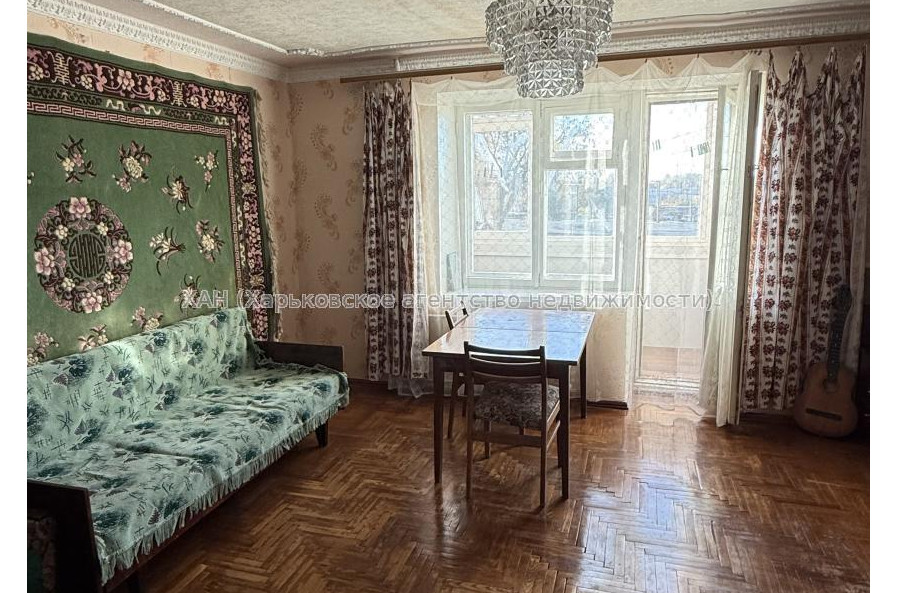 Продам квартиру, Власенко ул. , 9 , 3  ком., 70.50 м², советский ремонт 