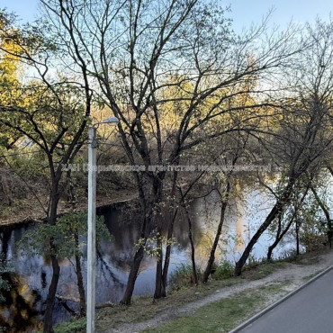Продам квартиру, Власенко ул. , 9 , 3  ком., 70.50 м², советский ремонт 