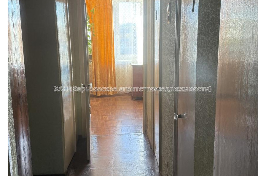 Продам квартиру, Власенко ул. , 9 , 3  ком., 70.50 м², советский ремонт 
