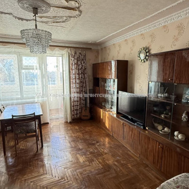 Продам квартиру, Власенко ул. , 9 , 3  ком., 70.50 м², советский ремонт 
