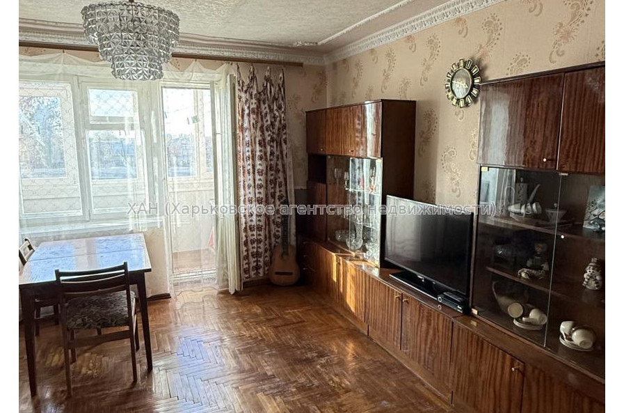 Продам квартиру, Власенко ул. , 9 , 3  ком., 70.50 м², советский ремонт 