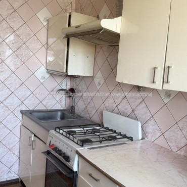 Продам квартиру, Власенко ул. , 9 , 3  ком., 70.50 м², советский ремонт 
