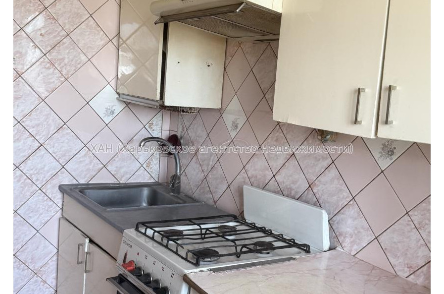 Продам квартиру, Власенко ул. , 9 , 3  ком., 70.50 м², советский ремонт 