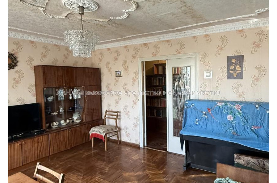 Продам квартиру, Власенко ул. , 9 , 3  ком., 70.50 м², советский ремонт 